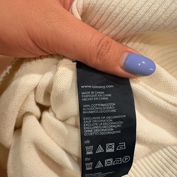 Tommy Hilfiger Women’s Cream V-Neck Sweater - Picture 3 of 3